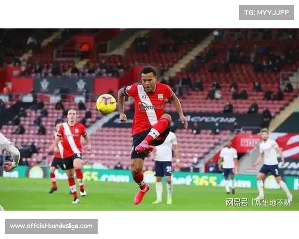 消息：莱斯特城对阵南安普顿，上半场两队共产生4次绝佳得分机会